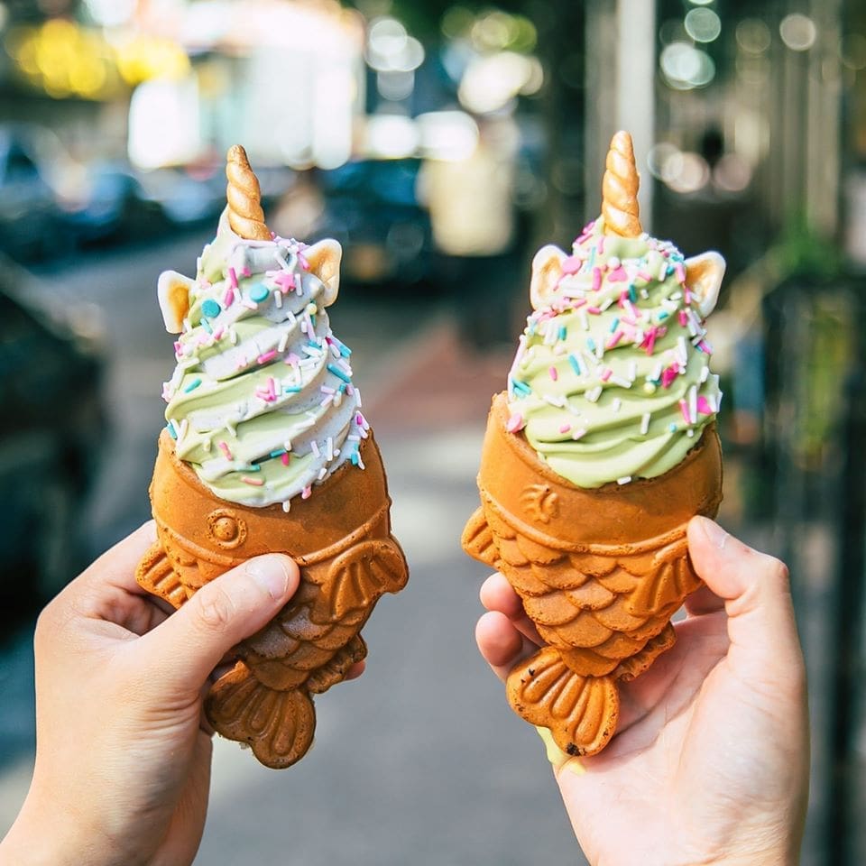 128 Dundas St W - Ice cream cones and ice cream